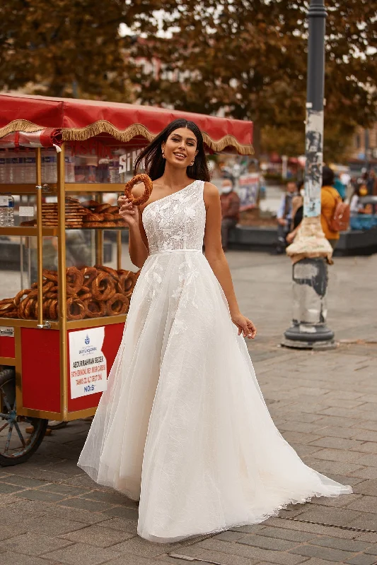 Berna Gown Chic Wedding Gown