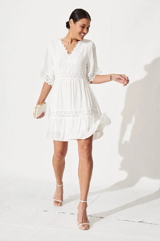 Macca Dress In White Wrap unclassified dresses